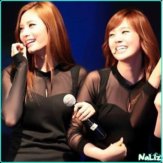 N.L. [intra cu bagajele tinandu-se de brat] Ne mutam, ne mutam :)) [se uita la Seo]..:|