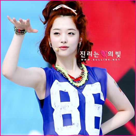 `.. Nuu..cum sa spui asa cevaa? :| Nush ce ii faceam daca pateai ceva. :-L.