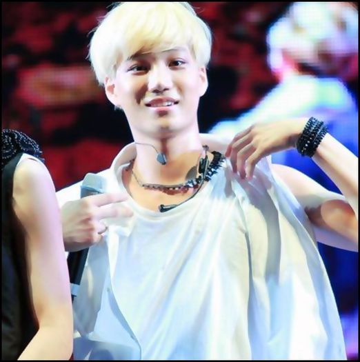 (Kai) ..Aha. :o3 *il ia pe Monggu in brate* Moonggu,ea e Hwa. :3 Hwa..el e Monggu. :3