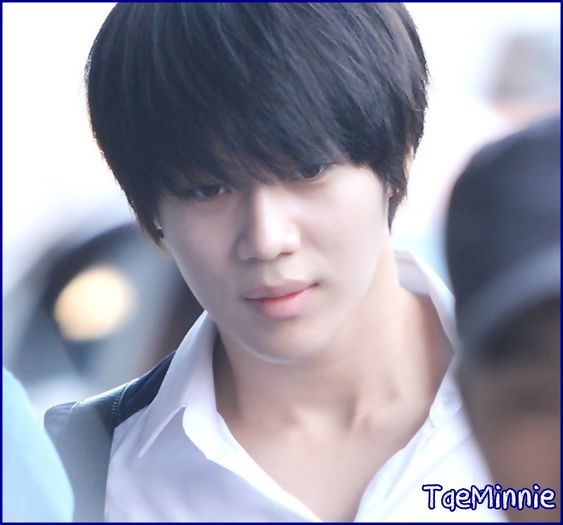 x. *intra vorbind la tel* Pff..lasa..rezolvam noi. *inchide* Heii. :3 :).