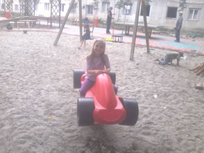 45252_585407124843655_1504323478_n