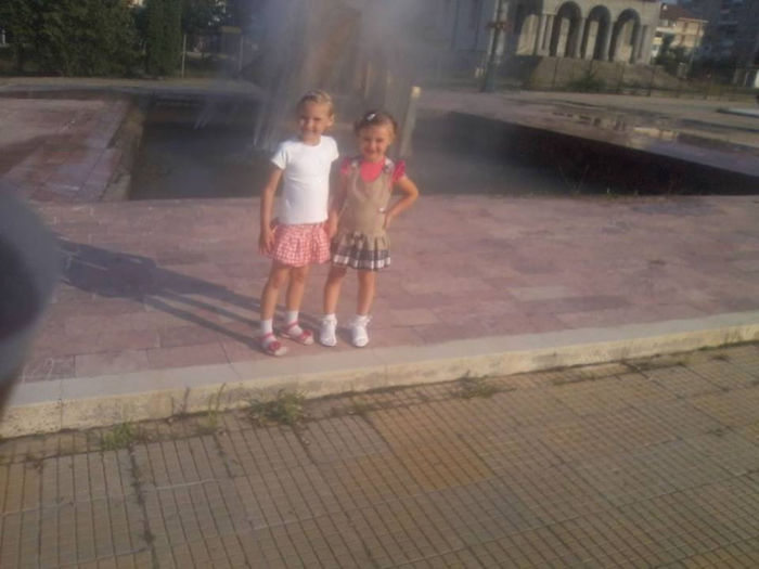 548903_585407618176939_1431475823_n