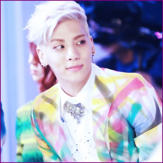 - Acasa..sunt acasa. :-? Yaa,yaa..nu pleci sii tu cu ea? :3 Du`te..la TaeYeon. [-o< :)). - l - x - Episodul 99 - x - l