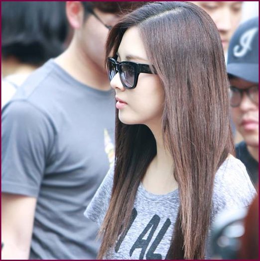 S; [sus] TE AUD IDIOTULE. :-L [se indreapta spre baie] >:)