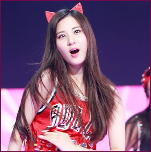 S; [se uita la el] ..:|..[isi trage mana] Nu ma mai atinge. :| - l - x - Episodul 99 - x - l