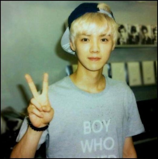 (LH) ..(se ridica) Da? :-s