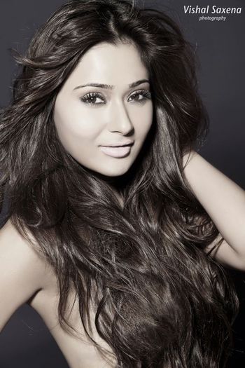 197059_386877468054501_1651948314_n - sara khan so hotte photoshoot