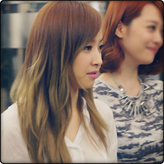 #. [intra cu Sulli si Hwe] Sunteti duse,zau. :)) Cum naiba ati facut`o? :)).