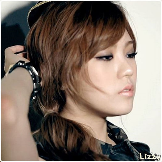 ↘. Mhm, noi si cu tine si plictiseala..(:|