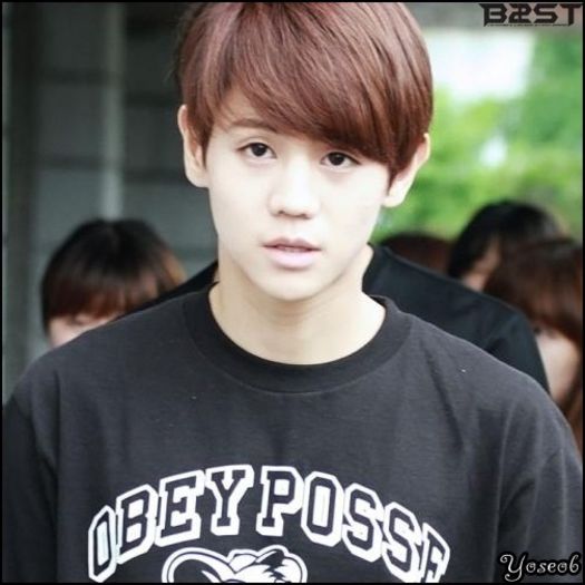 [:X] ..Ok.. :-? ..Hyo? o.O ...Eu nu... il poti astepta daca vrei. :)