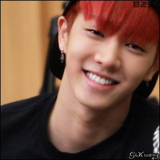 [KK] .. :) ..Nu, nu ma lasa Hyun. -_- ..Altfel.. as sta.. :-? ..:))