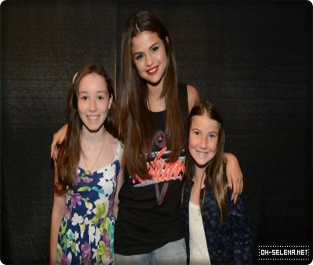 normal_tumblr_mrnasb8JM31r81g3ao5_1280 - xX_Stars Dance World Tour -  Meet and Greets - Vancouver