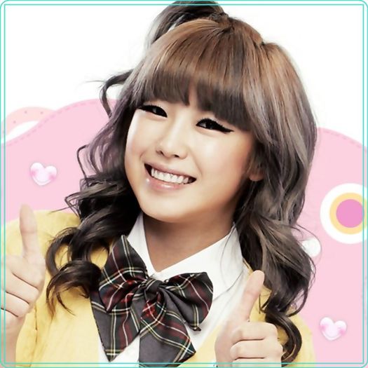 _| Ah..eu plec..JiEun..sigur te pot lasa singura aici? -.-.