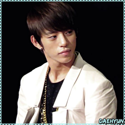 ^D^ De ce l`am lasat in camera cu minee? -.- [se intoarce la el] Du`te..pa. :-L :)).