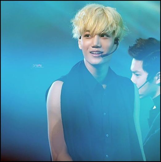 (Kai) ..Bine,o zii la Pledis..una la SM. :))