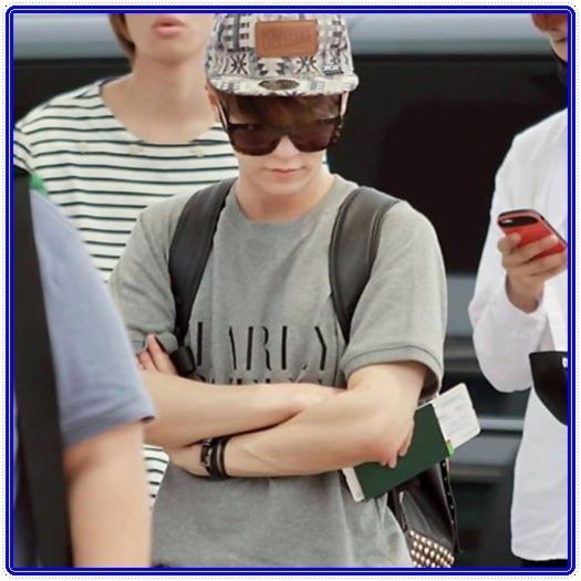 |~| ..Nu, normal ca nu. Voiam sa va intreb daca mergeti acasa. :D |~| ..Nu, normal ca nu. Voiam sa va intreb daca mergeti acasa. :D