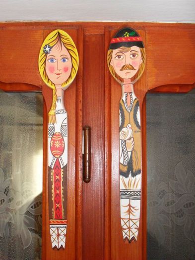 555701_372898779414861_1284703859_n - LINGURI DE LEMN PICTATE MANUAL - tel 0771503314