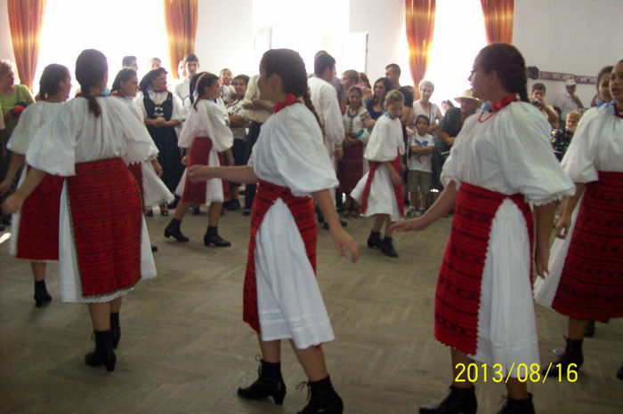 100_1708 FORMATIA DE DANSURI DE LA RUPEA.