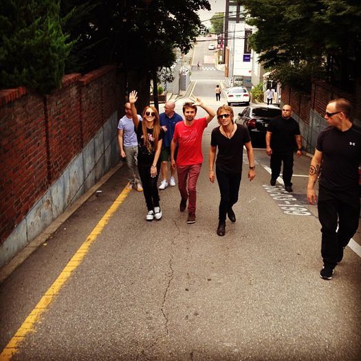 cl and rock english  band 'muse'