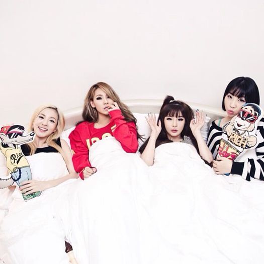 2ne1-in-bed-with-pajamas-cutest-ot4-photo-ever