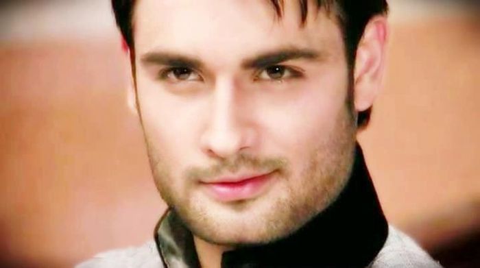 Vivian-Dsena-Rishabh-Kundra-vivian-dsena-32023021-720-403
