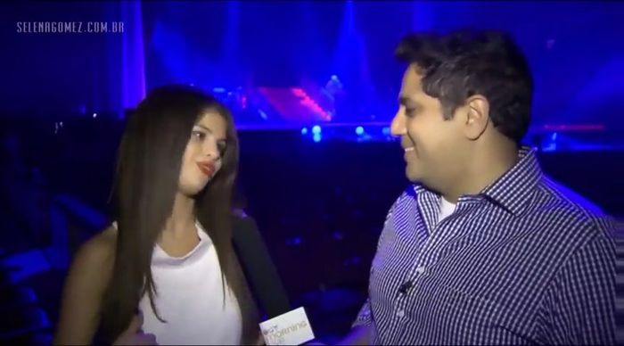 bscap0019 - xX_Extra scenes from Stars Dance Tour rehearsals and Interview with Selena Gomez