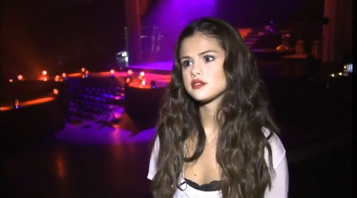 bscap0005 - xX_Interview - Selena on success of debut album Stars Dance