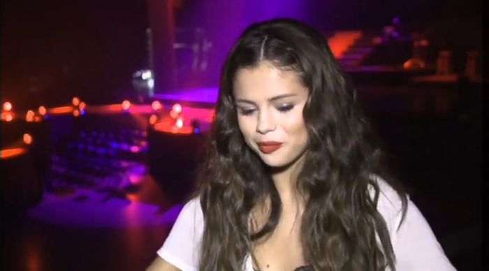 bscap0021 - xX_Interview - Selena on success of debut album Stars Dance