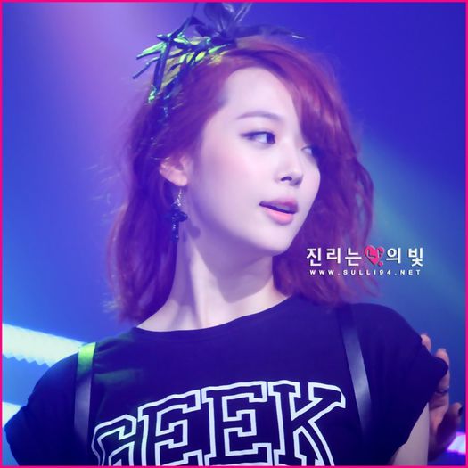 `.. Auu? Asta vroiam sa aud. :-" :)) Oppa..nu stai langa mine? :3. - ix __ Episodul 001 __ xi