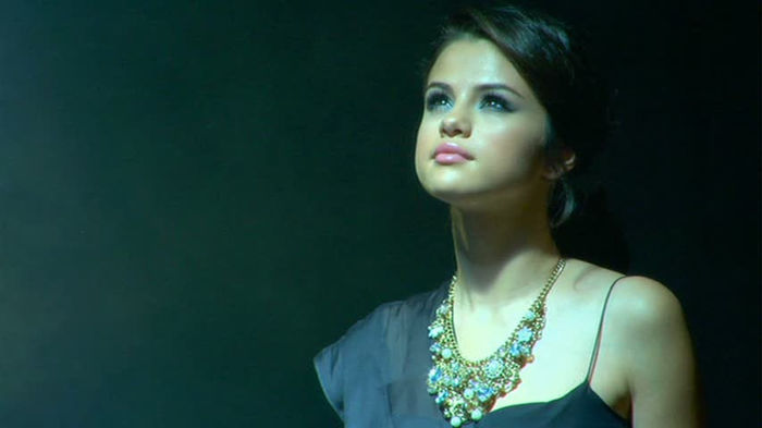 SELENA_00012
