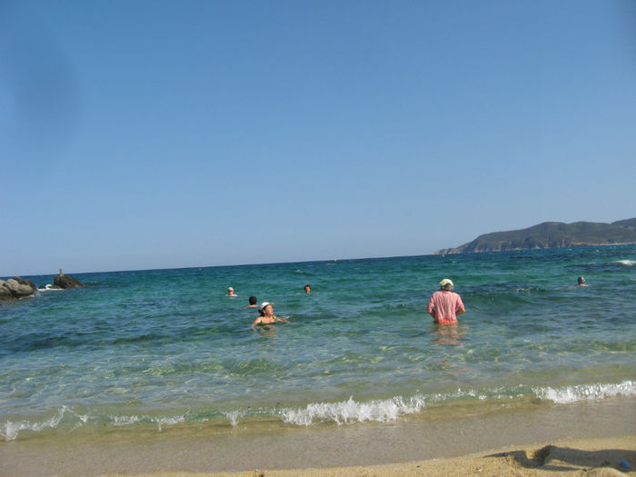 prima baie  in Sarti