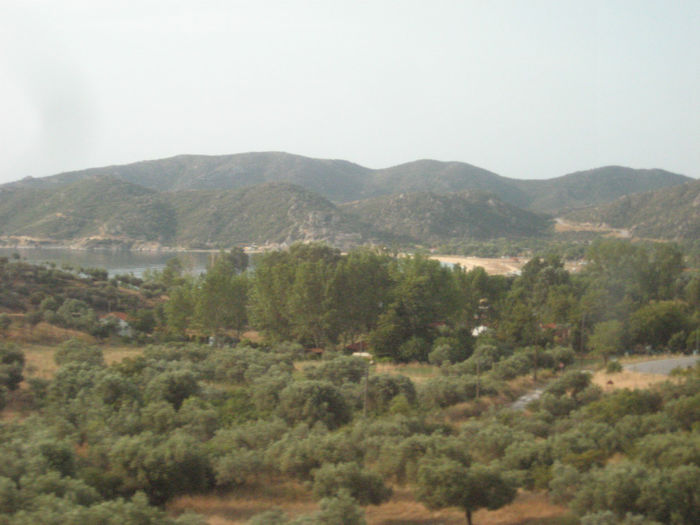 parcurgem Sithonia spre sud