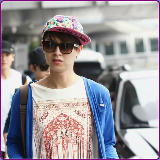 ᶫᵒᵛᵉᵧₒᵤ |intra cu bagaje| Nu l-am suparat :-w..:)).. Hey :-h :)