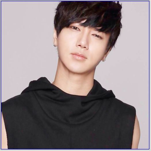 <Y>. Beau :d..:))...:-?..Da cine a zis ca sunt suparat pe el? ..Doar el crede asta :-"..(bea)