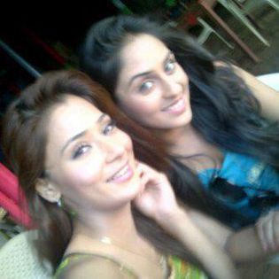 396071_110566275756215_147879008_n - Aapki sara khan