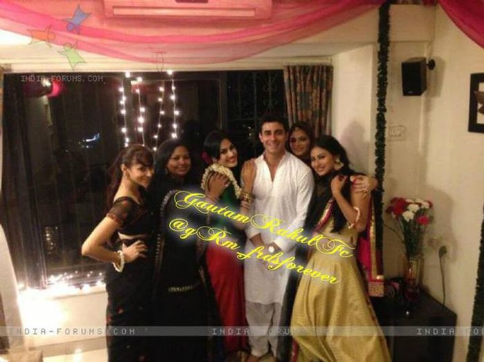 60788_189584344547673_1299816062_n - Gautam Rode