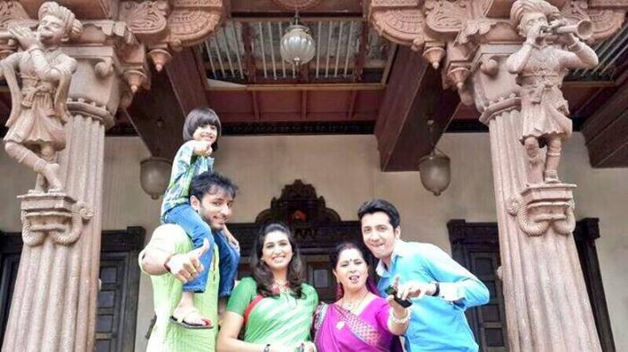 1208764_190828637756577_1001373506_n - SaraswatiChandra Off screen pictures