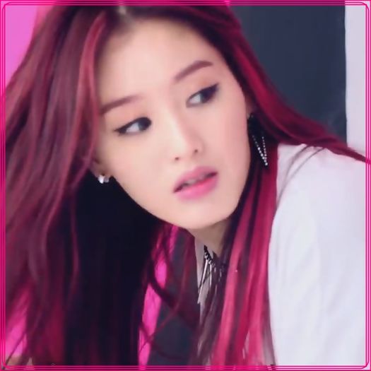 C- .. :-L ..Yaa! :-L .. Nu iti mai place viata taa? :-L .. - ix __ Episodul 004 __ xi