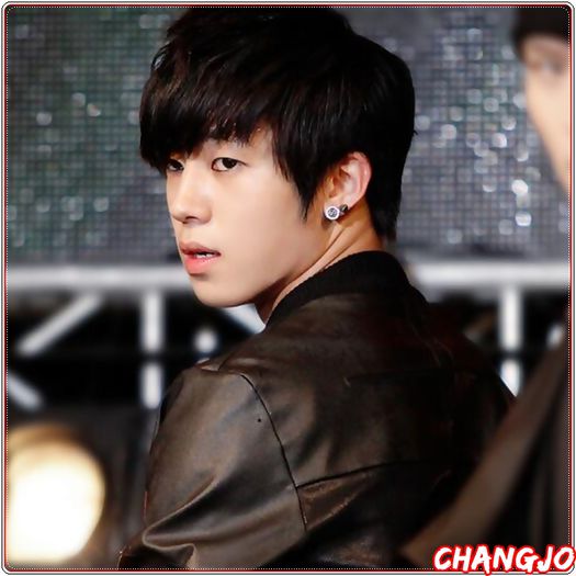 *- Oh..mare lucru..macar tu o cunosti pe Jae. -.-.