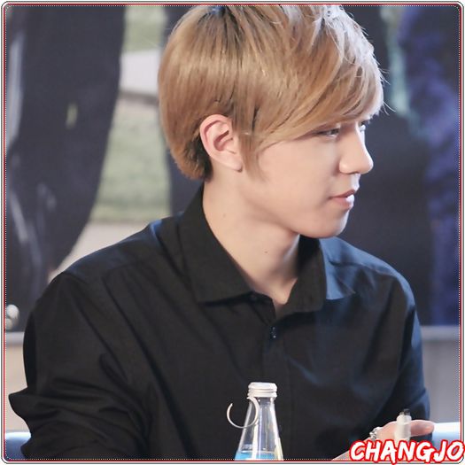 *- Si daca veti simtii ceva..ea e mai mare ca tine,nu? Nu o va deranja sa iasa cu tine? :-?. - ix __ Episodul 005 __ xi