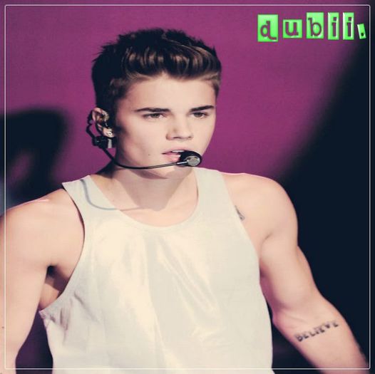 - [merge dupa ele si o prinde pe barbara de mana] ar trebui sa fie tot vina mea acum? -.- [ click.; nu eu te-am pus sa-mi iei apararea. :-L
