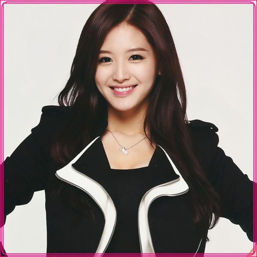 C- .. O voi purta mai des..pt tine,nah. :3 .. [se aseaza pe jos] ..