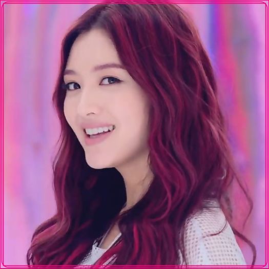 C- .. Acum..mnah..nu prea e lume la ora asta. -.- ..