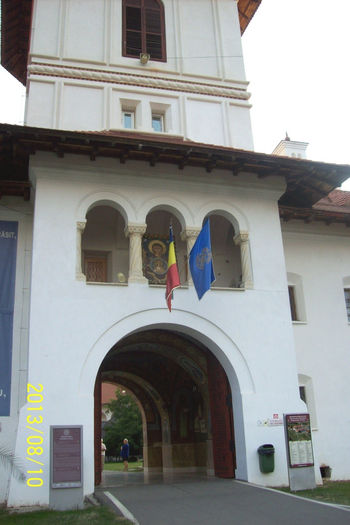 100_0782 - 11 August 2013 din nou la Manastirea Brancoveanu