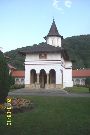100_0716 - 11 August 2013 din nou la Manastirea Brancoveanu