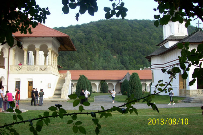 100_0728 - 11 August 2013 din nou la Manastirea Brancoveanu