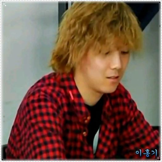 << ..Pai mersi.. Ai mai facut si drum pana aici. -_-  Trebuia sa le dai baietilor.. :))