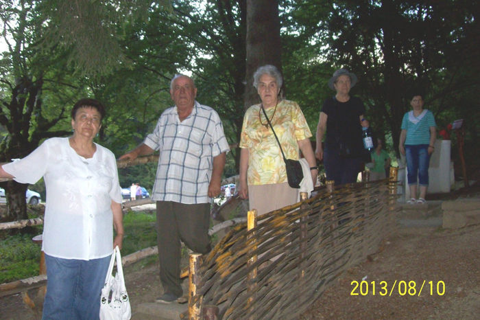 100_0824 SPRE IZVORUL PARINTELUI ARSENIE BOCA . - 11 August 2013 din nou la Manastirea Brancoveanu