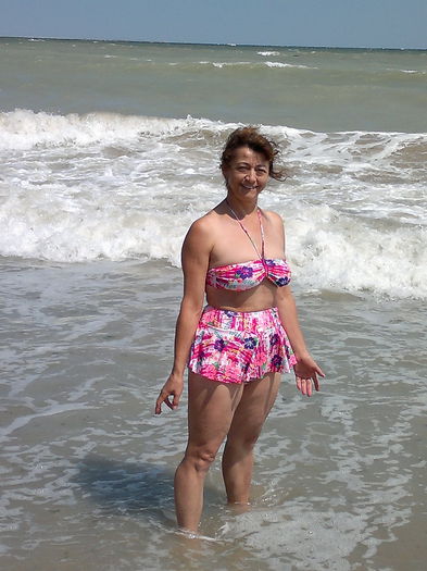 Libera la mare, stau cu burta la soare ...