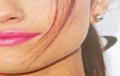  - x - SG - Selena Gomez - Puzzle 004